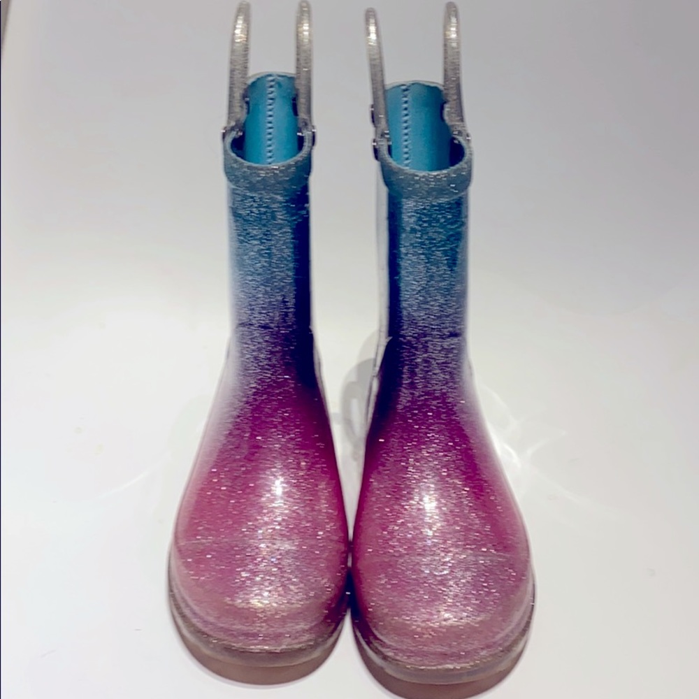 Rain or snow boots. Sparkle✨